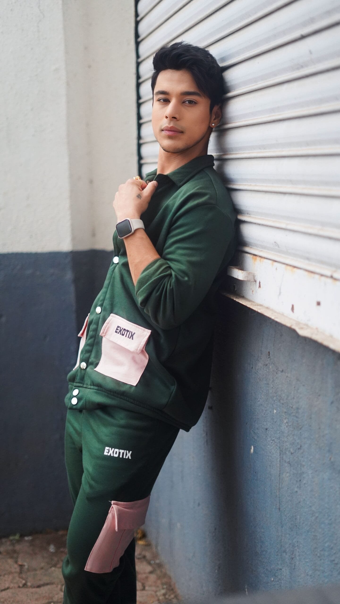 Dark color suits give mature and serious vibe in our green Co-ord Set. - image 2