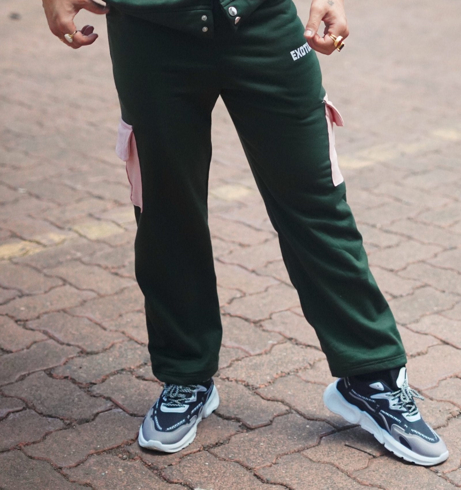 Dark color suits give mature and serious vibe in our green Co-ord Set. - image 4