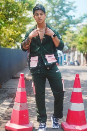 Dark color suits give mature and serious vibe in our green Co-ord Set.